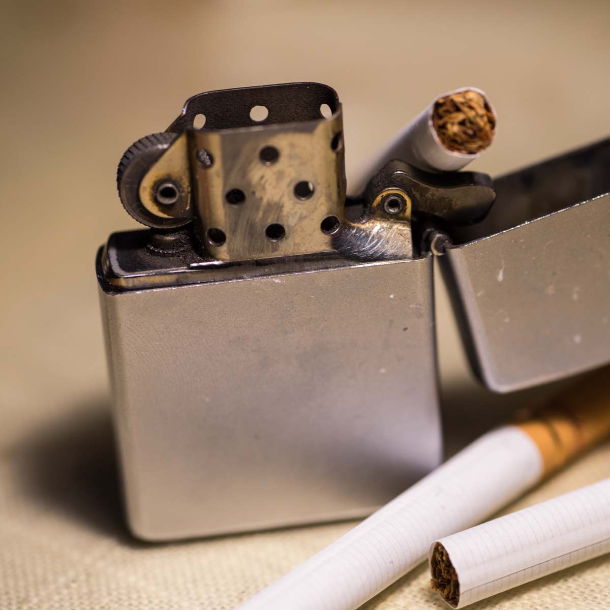 Ветрозащитный экран в зажигалке Zippo Ветрозащитный экран в зажигалке Zippo